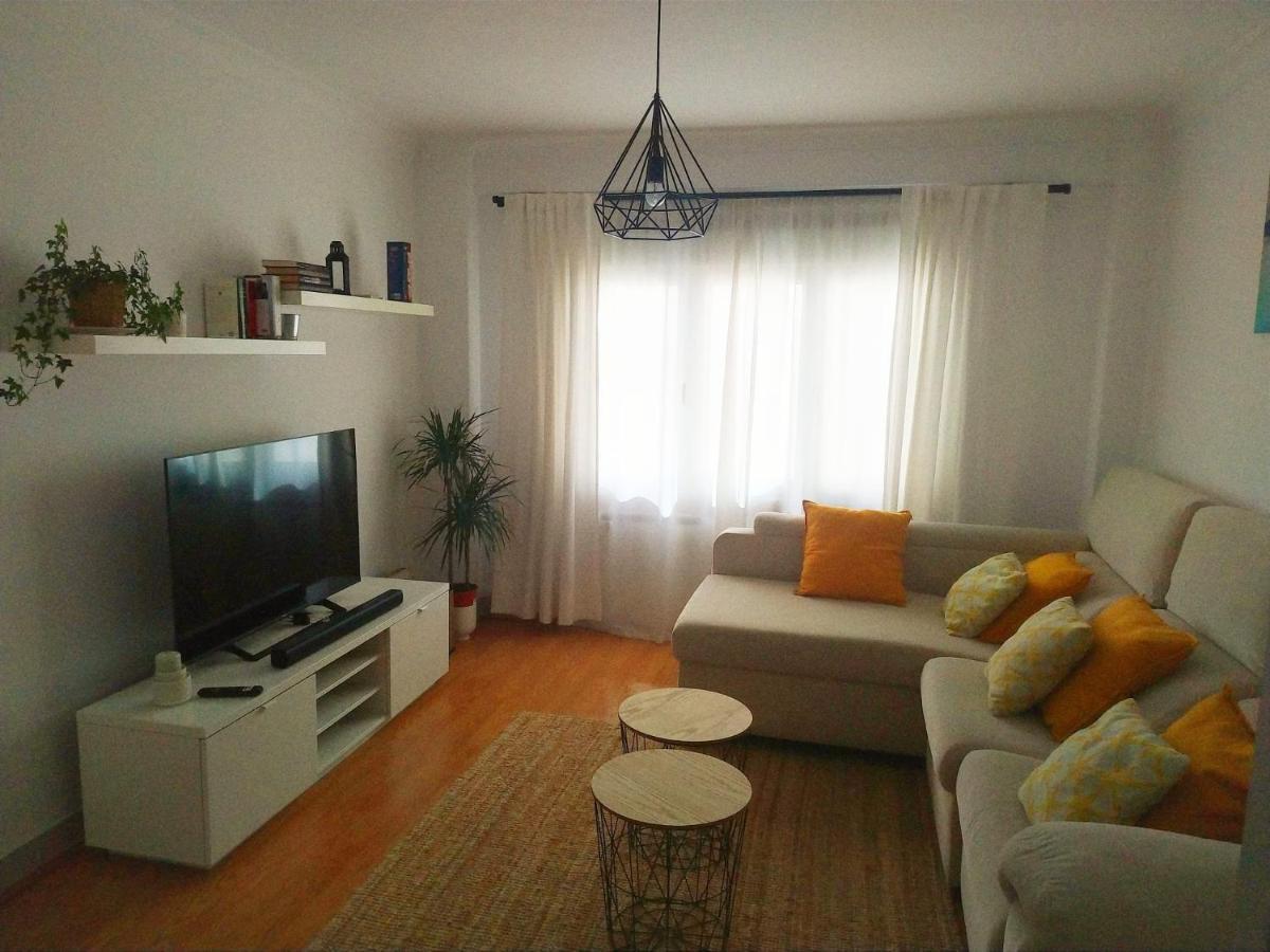 El Apartamento De Marta آكورونيا المظهر الخارجي الصورة